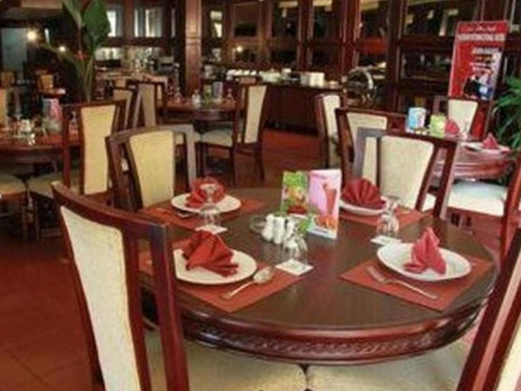 Hotel Pardede International Medan Exterior foto